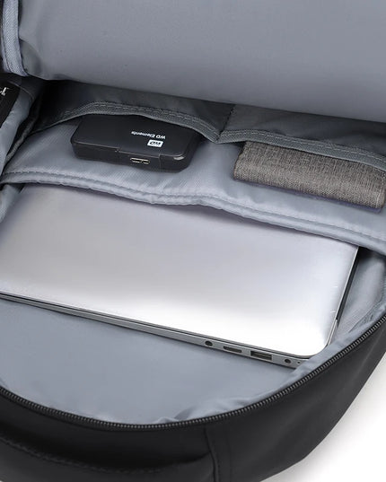 Dein lässiger Rolltop Rucksack für jeden Tag
